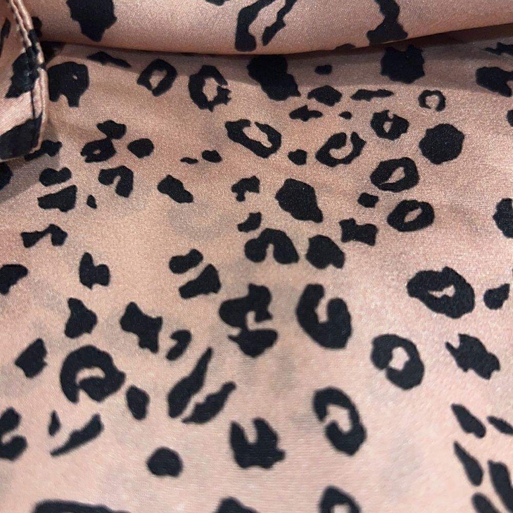 Reformation Pete Cheetah Silk Crop Top Size 4 - Picture 10 of 11